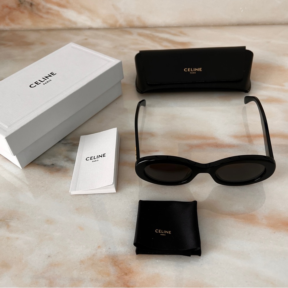 TRIOMPHE 01 SUNGLASSES IN ACETATE
BLACK